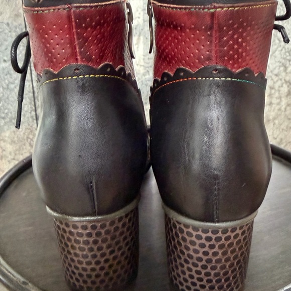 New L' Artiste Stylish Black Lace-Up Booties for Women - Picture 4 of 7